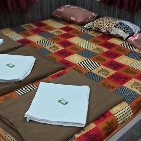 שירדי Sai Raghunandan Guest House מראה חיצוני תמונה