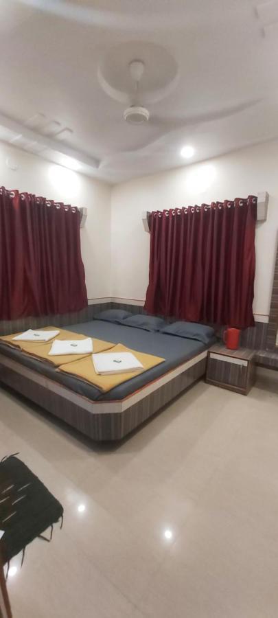 שירדי Sai Raghunandan Guest House מראה חיצוני תמונה