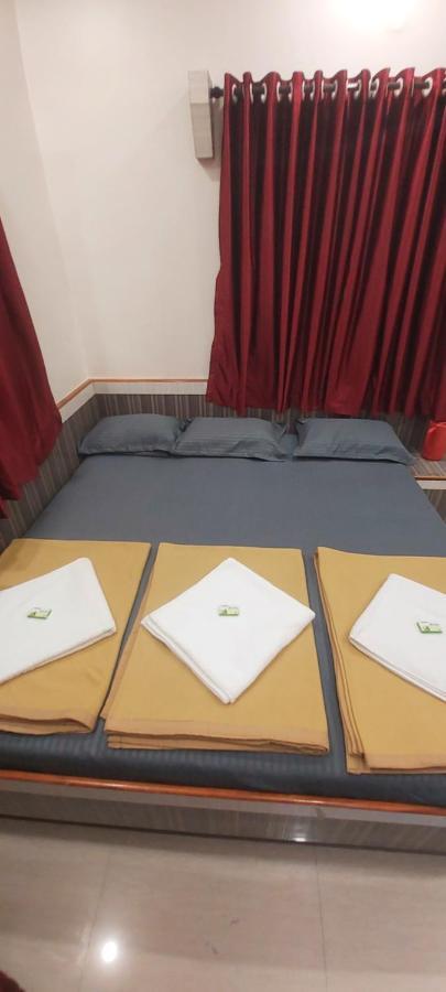 שירדי Sai Raghunandan Guest House מראה חיצוני תמונה