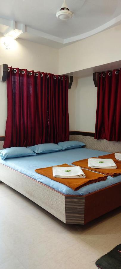שירדי Sai Raghunandan Guest House מראה חיצוני תמונה